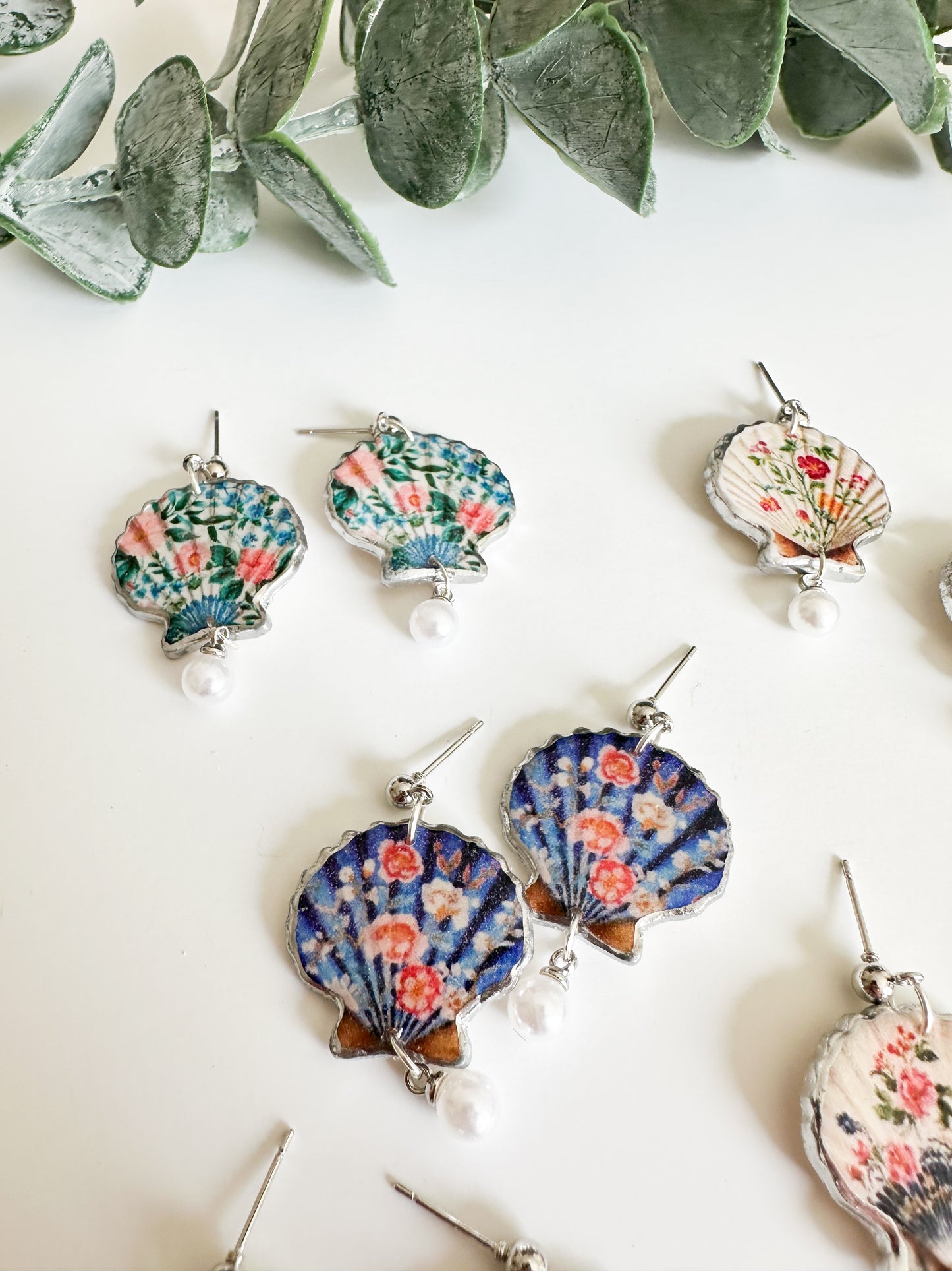 Vintage Pattern Shell Earrings