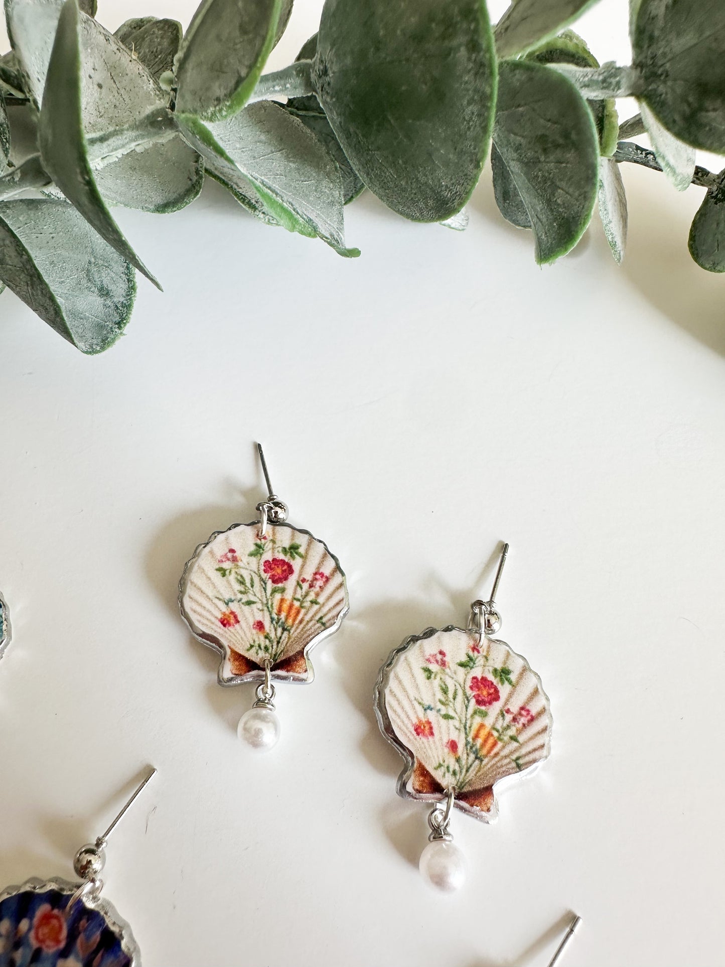 Vintage Pattern Shell Earrings